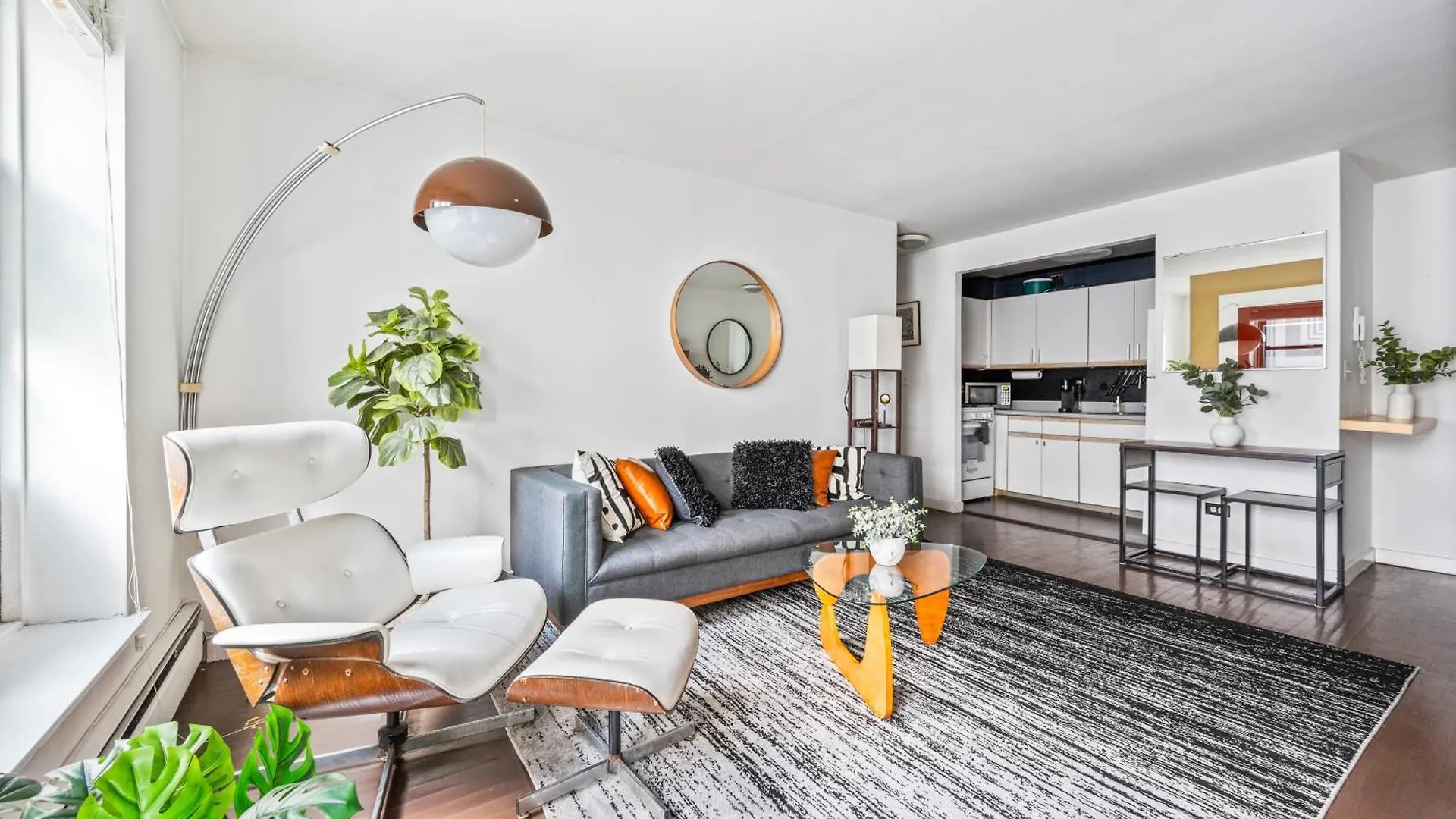 Modern Les One Bedroom New York Apartment