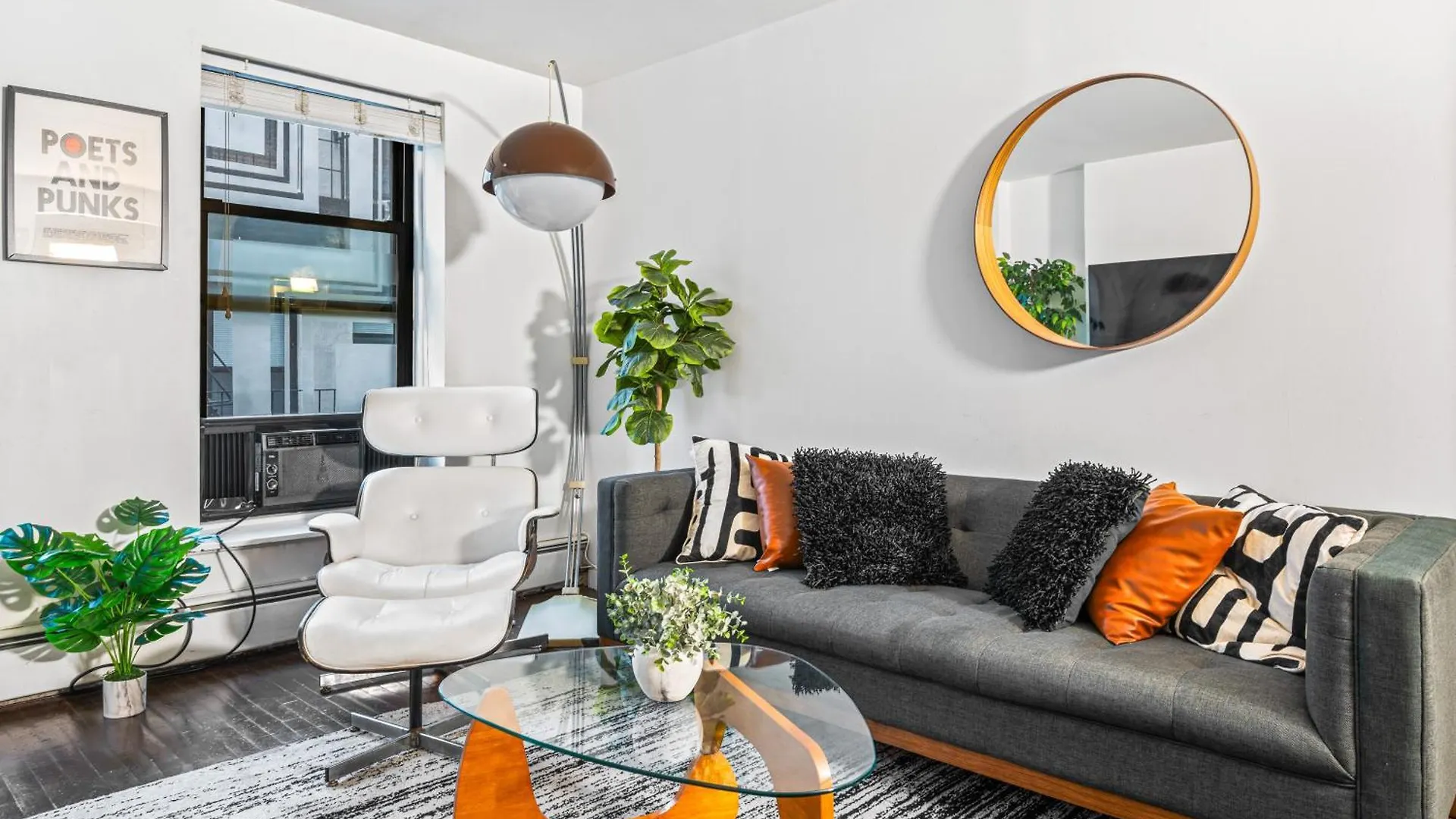 Modern Les One Bedroom New York Apartment