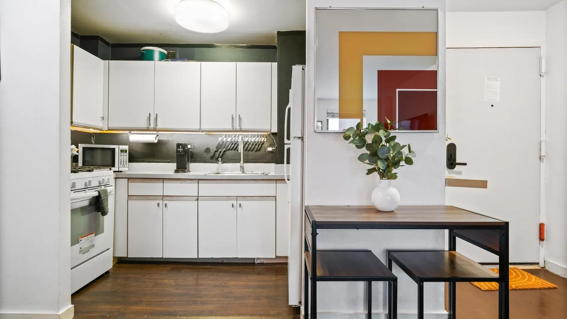 Modern Les One Bedroom New York 0*,